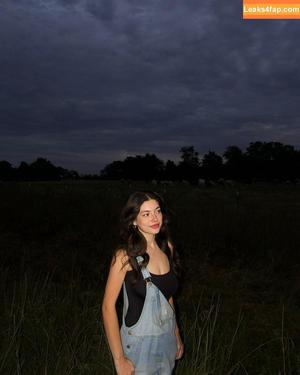 Hayley Benson photo #0024