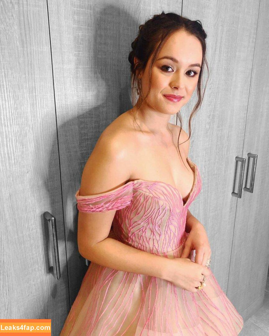 Hayley Orrantia / hayleyorrantia слитое фото фото #0003