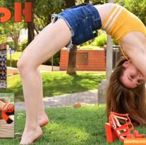 Hazel Moore фото #0450