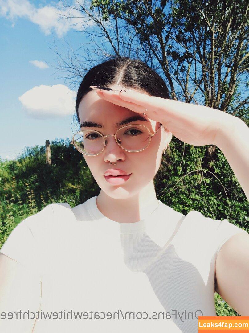 hecatewhitewitchfree /  leaked photo photo #0004