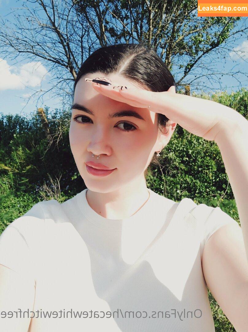 hecatewhitewitchfree /  leaked photo photo #0006