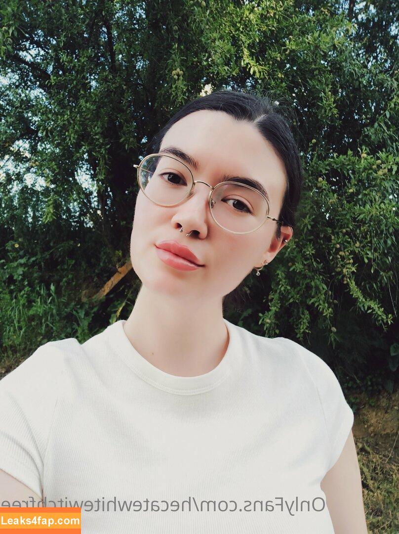 hecatewhitewitchfree /  leaked photo photo #0008