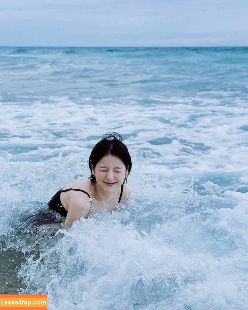 HeeJin (ARTMS / LOONA) / HeeJin (ARTMS / heejin_theworld leaked photo photo #0005