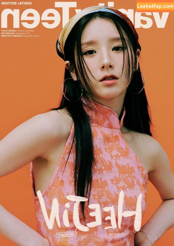 HeeJin / heejin_theworld leaked photo photo #0019