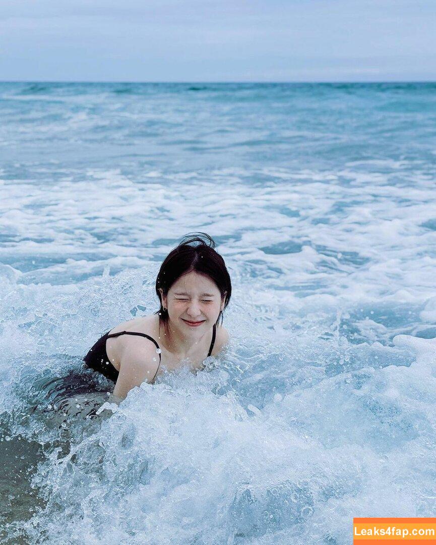 HeeJin / heejin_theworld leaked photo photo #0063