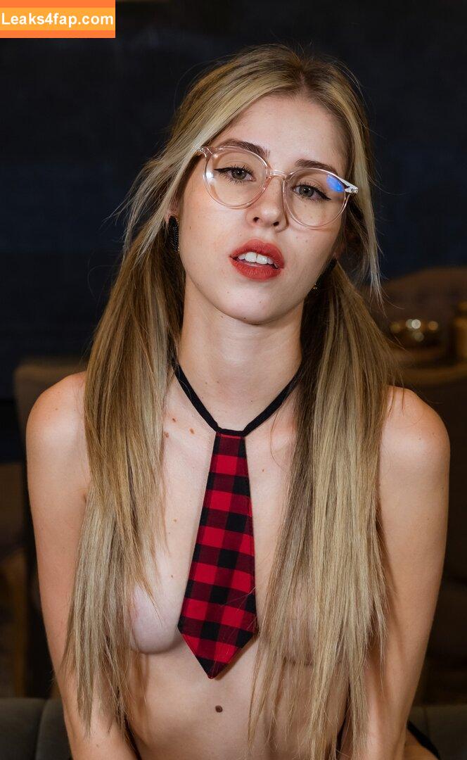 Heidy Pino / Blowjob / Heidymodel Fake Handjob / heidy_pino leaked photo photo #0227