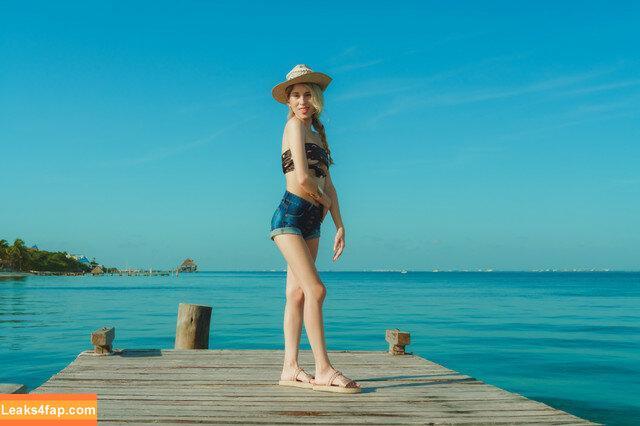 Heidy Pino / Blowjob / Heidymodel Fake Handjob / heidy_pino leaked photo photo #0339