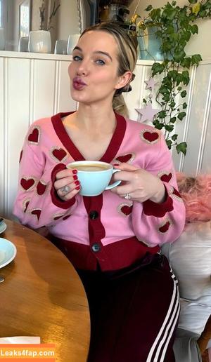 Helen Flanagan photo #1384