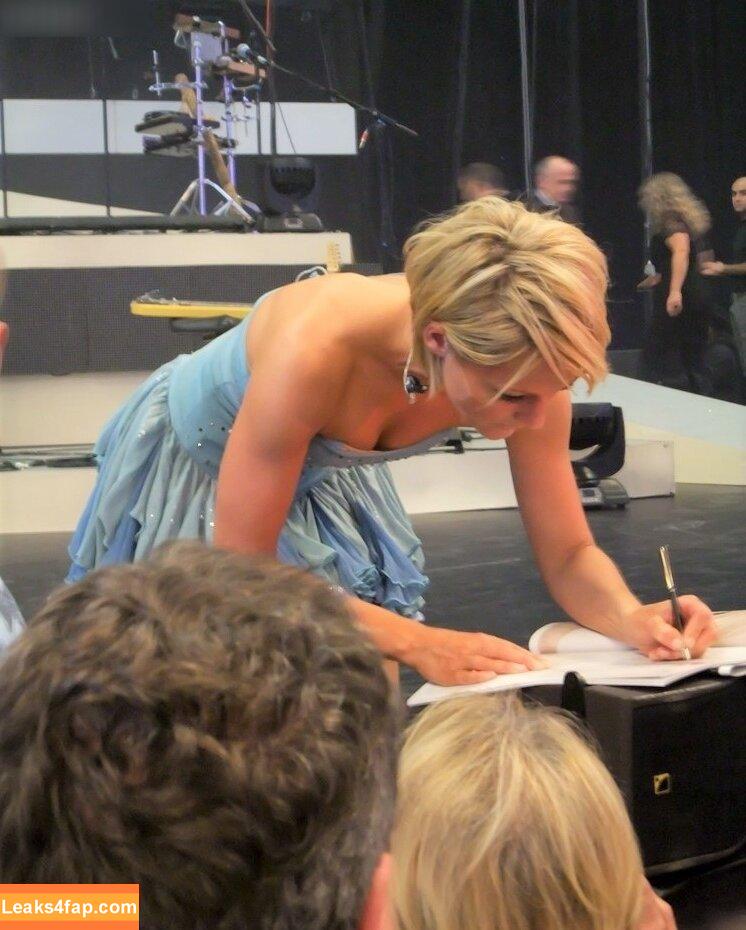 Helene Fischer / helenefischer leaked photo photo #0161