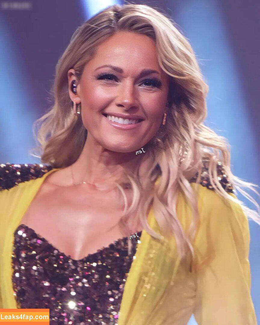 Helene Fischer / helenefischer leaked photo photo #0256