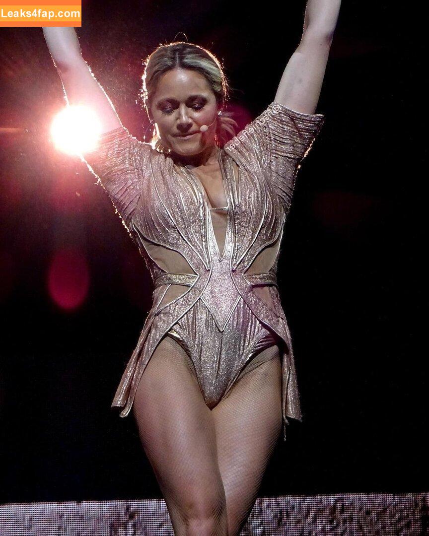 Helene Fischer / helenefischer leaked photo photo #0320