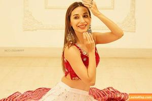 Heli Daruwala photo #0034