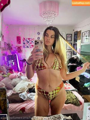 helloella photo #0223