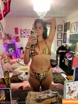 helloella photo #0224