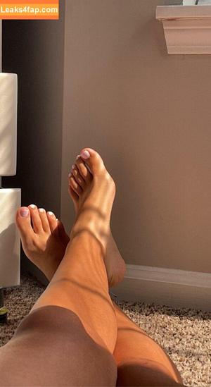 HerAthleteFeet photo #0002