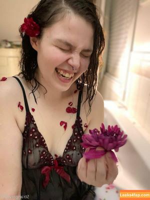 hereliesviolet photo #0003