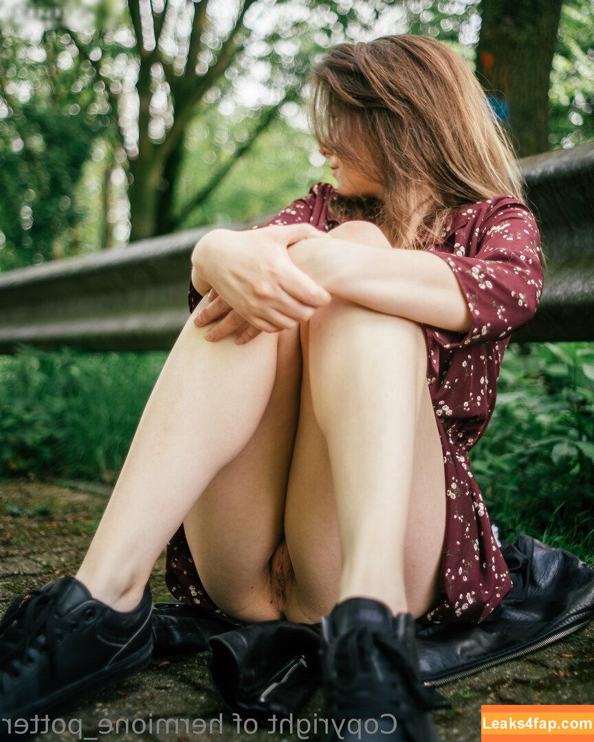 hermione_potter / hermione_puppy leaked photo photo #0240