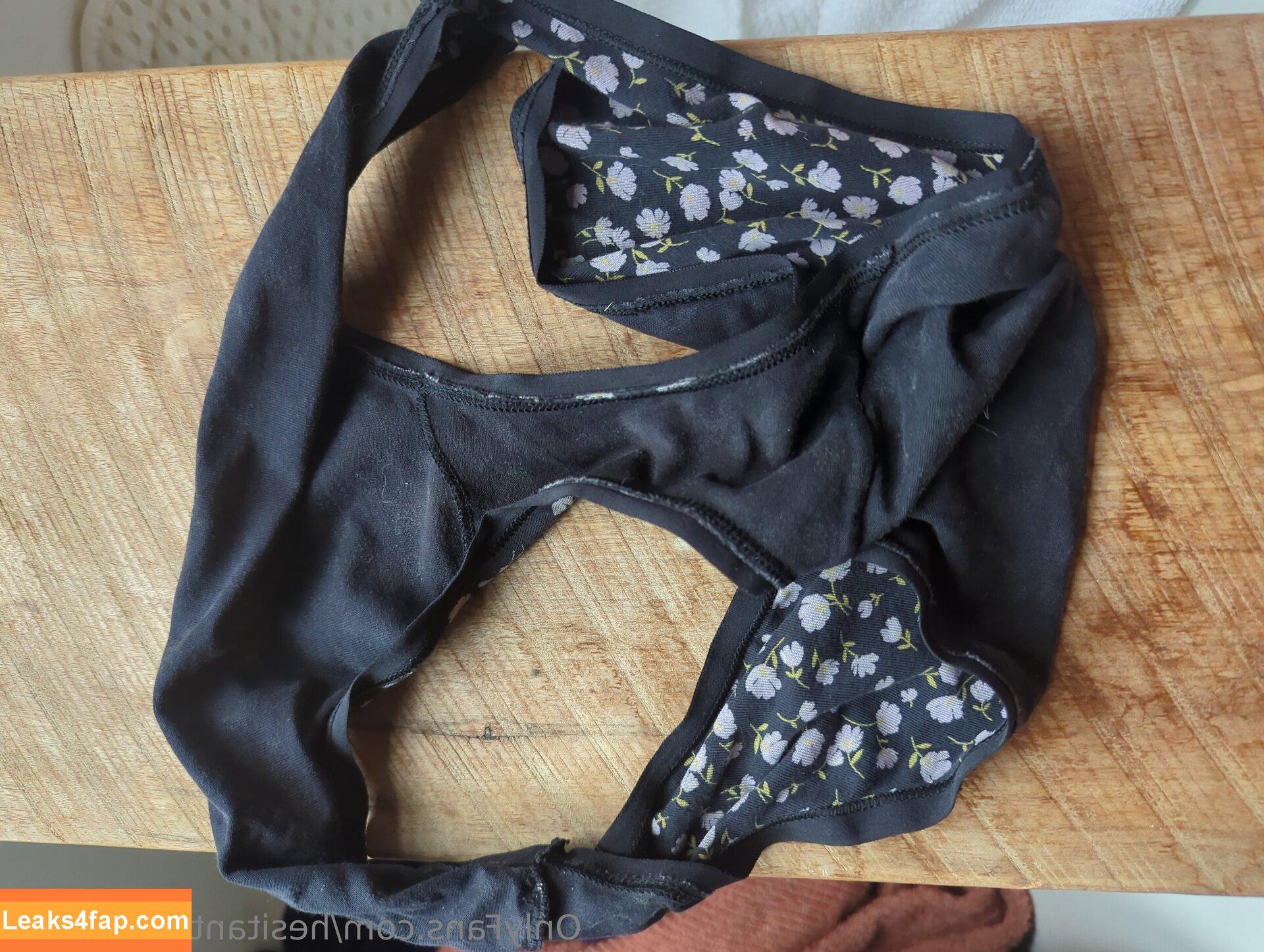 hesitant-housewife / the_hesitant_housewife leaked photo photo #0010