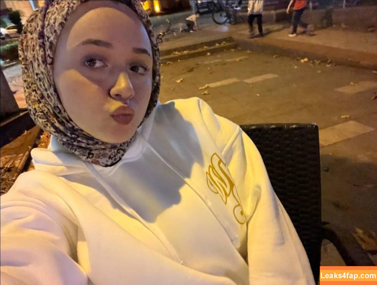 Hijab On / Hijab Off Girls leaked photo photo #0054