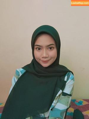 Hijab On photo #0011