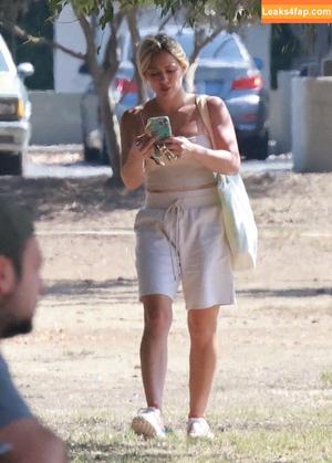 Hilary Duff photo #0296