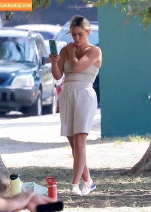 Hilary Duff photo #0304