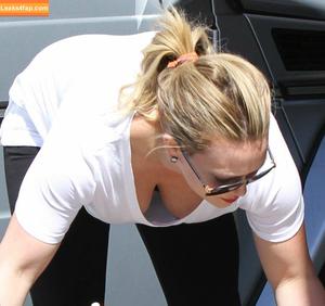 Hilary Duff photo #0335