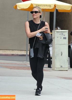 Hilary Duff photo #0553