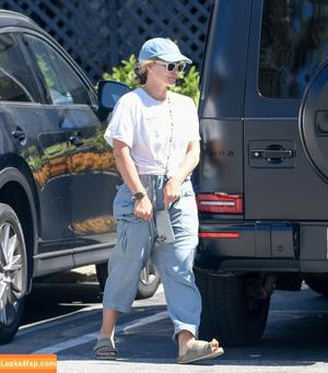 Hilary Duff photo #0592