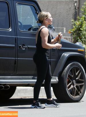Hilary Duff photo #0629