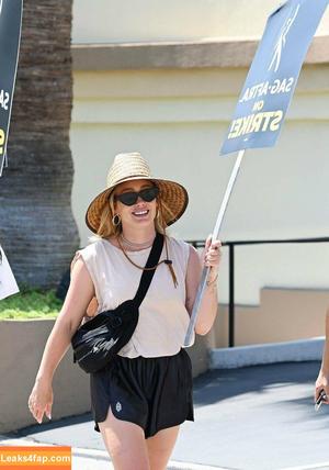 Hilary Duff photo #0645