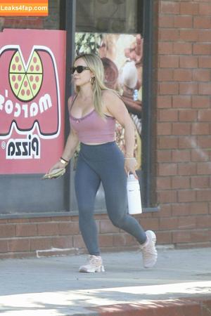 Hilary Duff photo #0691