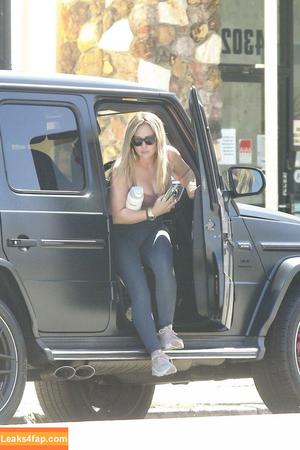 Hilary Duff photo #0716