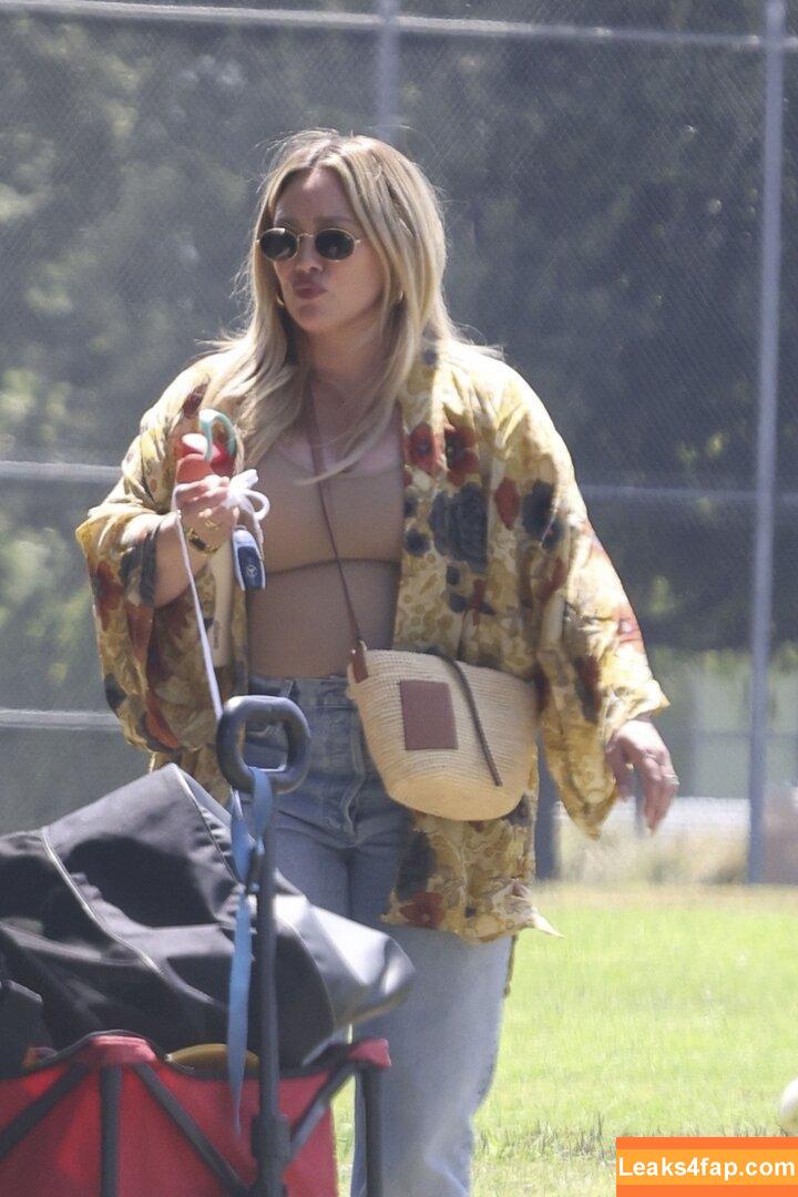 Hilary Duff / hilaryduff / kylanharv leaked photo photo #1045