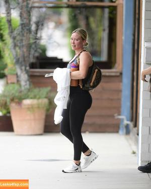 Hillary Duff photo #0069