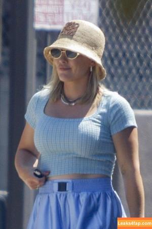 Hillary Duff photo #0124