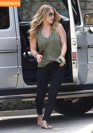 Hillary Duff фото #0393