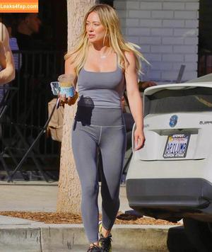 Hillary Duff фото #0436