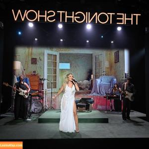 Hillary Duff photo #0556