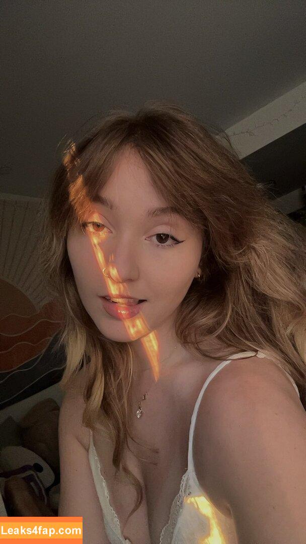 hiraethrl / grwmhira / hiraisnthere leaked photo photo #0001