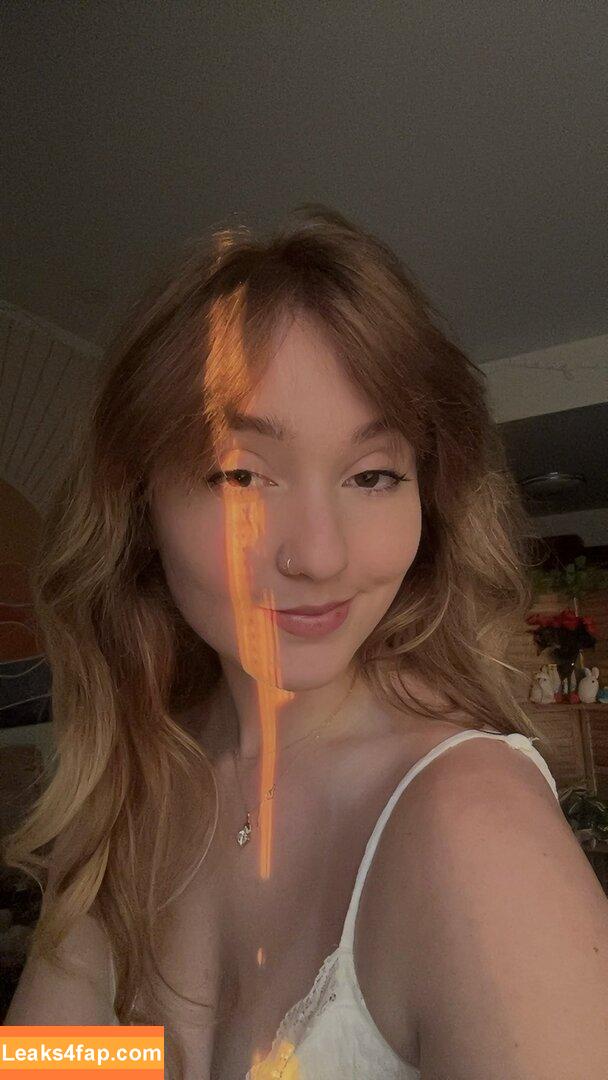 hiraethrl / grwmhira / hiraisnthere leaked photo photo #0002
