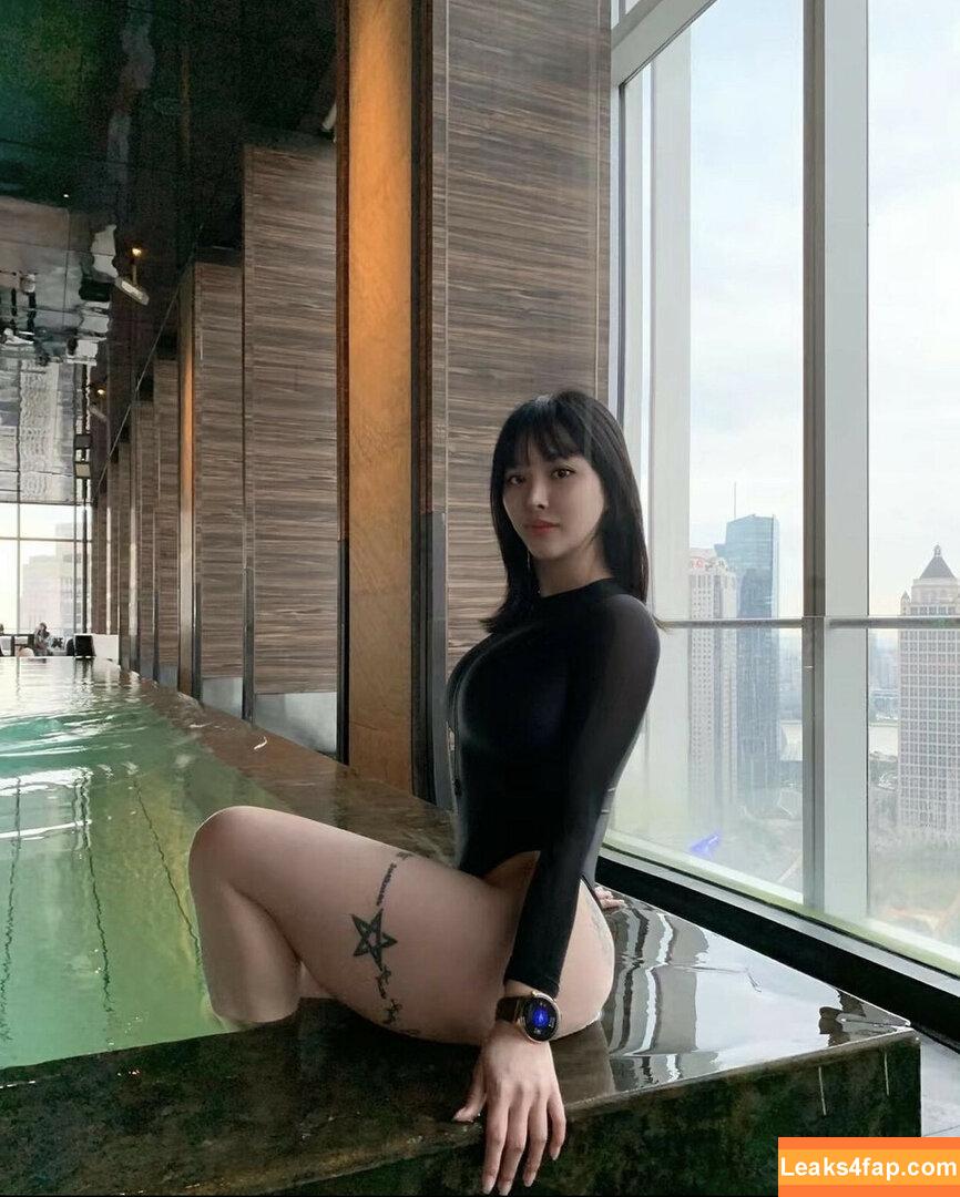 Hitomi Songyuxin / Lindsay78690789 / i_am_hitomi_1994 / songyuxinhitomi leaked photo photo #0010