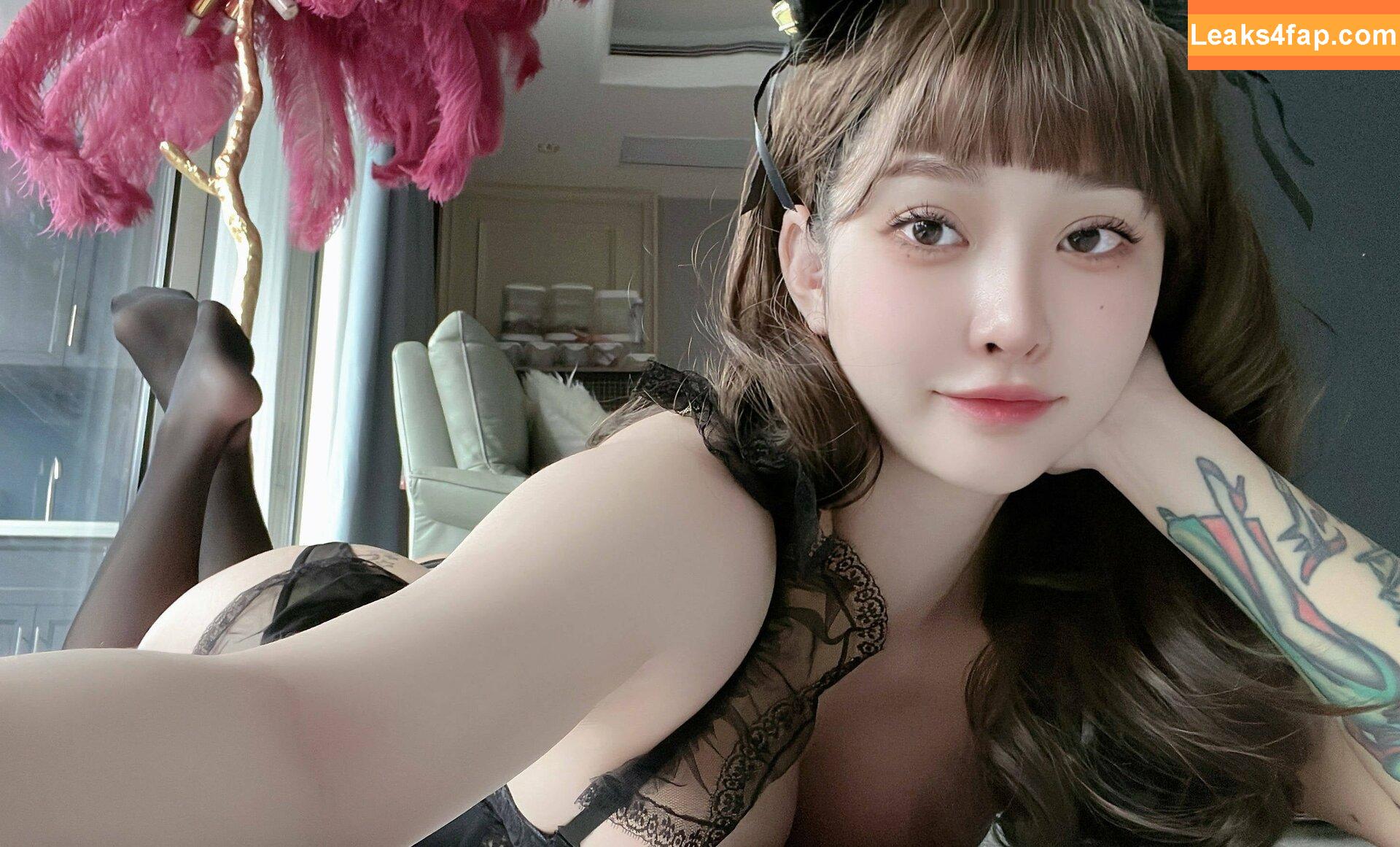 Hitomi Songyuxin / Lindsay78690789 / i_am_hitomi_1994 / songyuxinhitomi leaked photo photo #0024