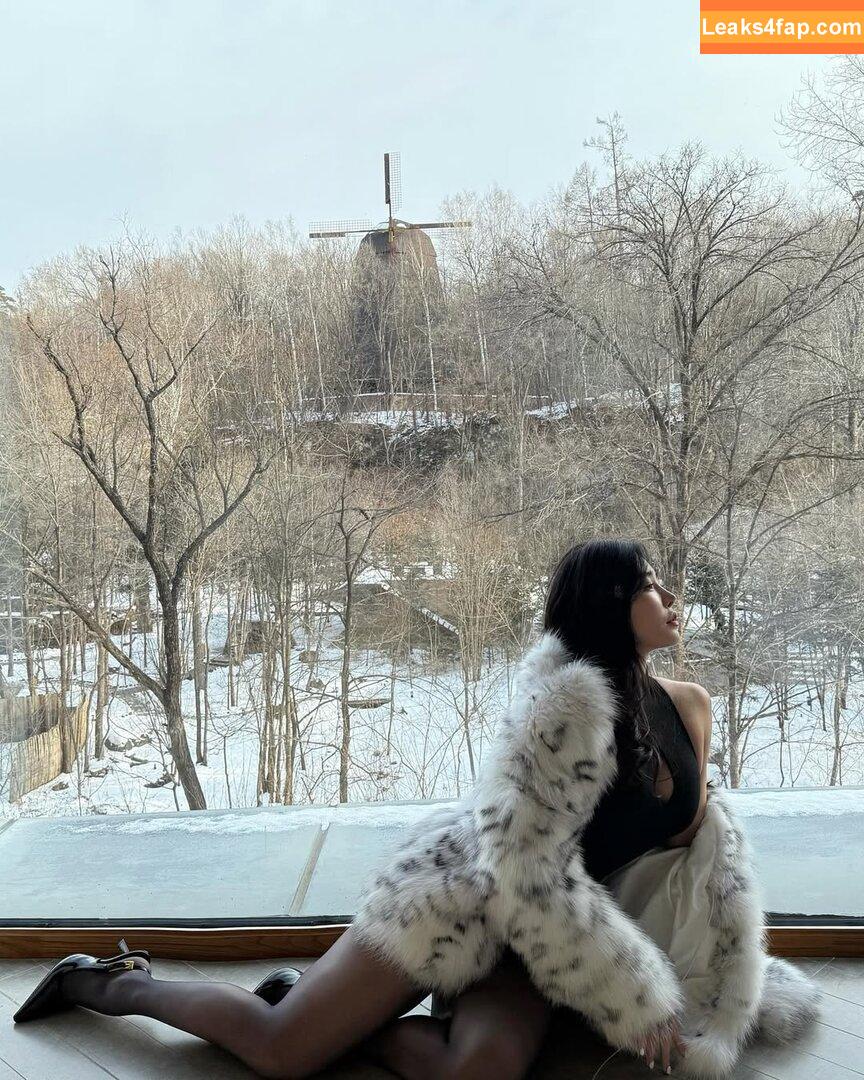 Hitomi Songyuxin / Lindsay78690789 / i_am_hitomi_1994 / songyuxinhitomi слитое фото фото #1011