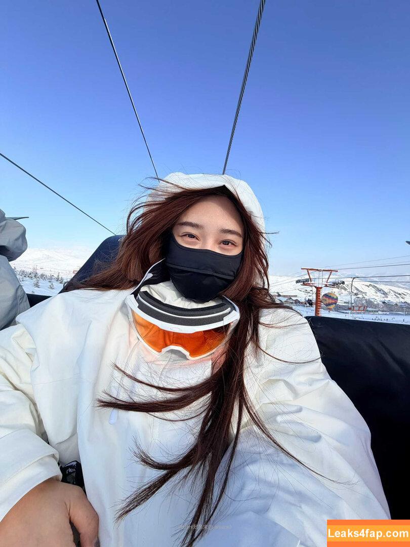 Hitomi Songyuxin / Lindsay78690789 / i_am_hitomi_1994 / songyuxinhitomi слитое фото фото #1089