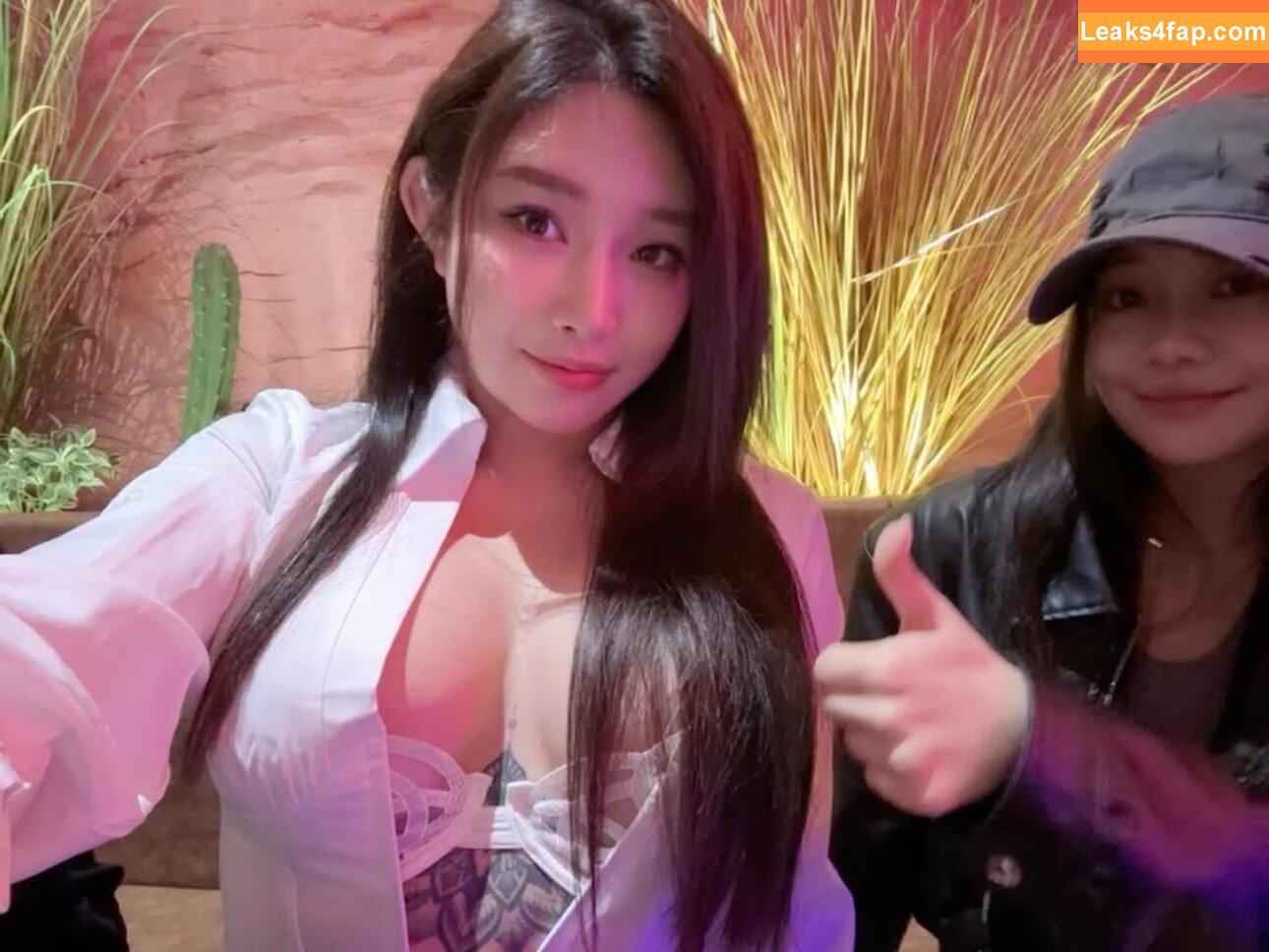 Hitomi Songyuxin / Lindsay78690789 / i_am_hitomi_1994 / songyuxinhitomi leaked photo photo #1129