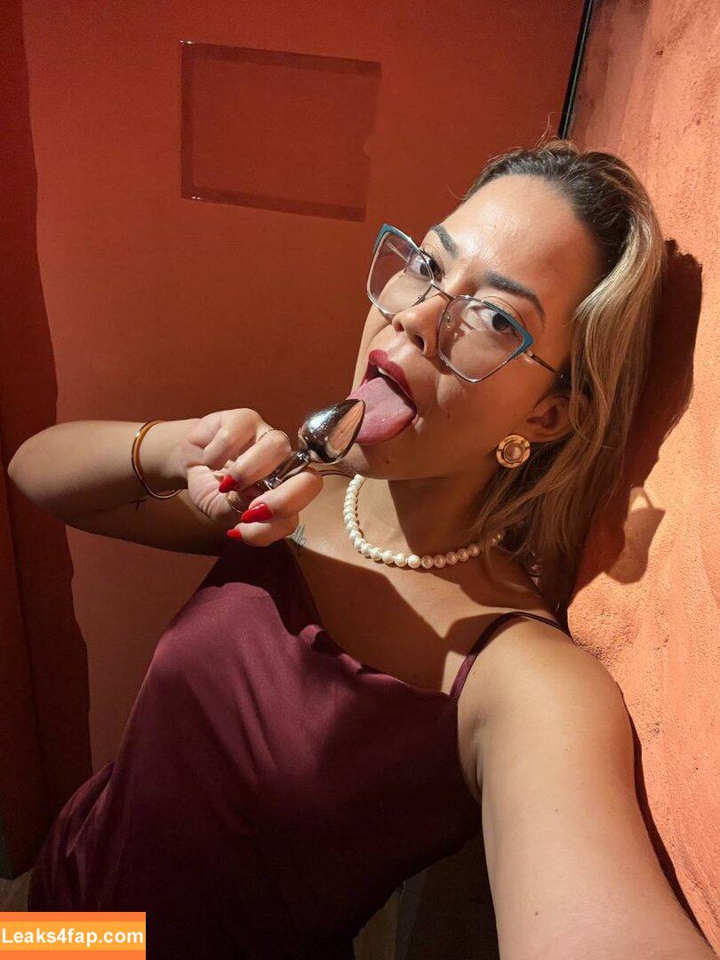 Hivia Silva Carneiro /  leaked photo photo #0014