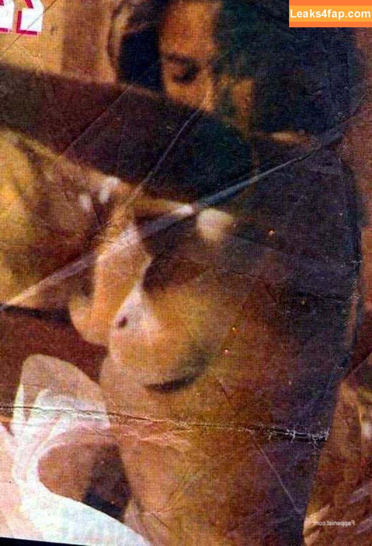 Hülya Avşar /  leaked photo photo #0002