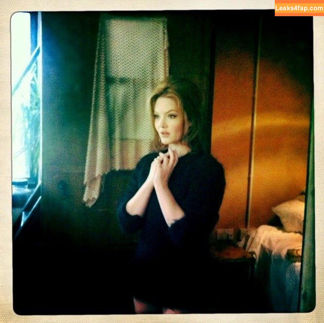 Holliday Grainger / holliday_grainger leaked photo photo #0006