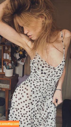Hollie Bennett фото #0120